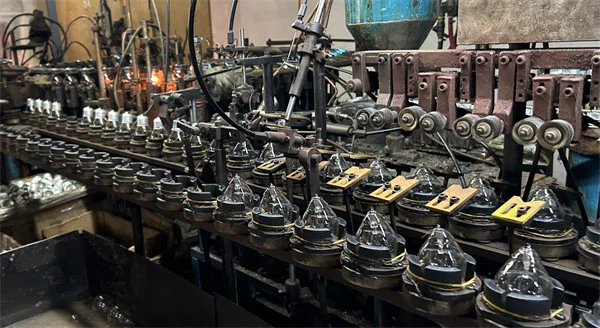 Assembly of incandescent lamps Assembly of incandescent lamps